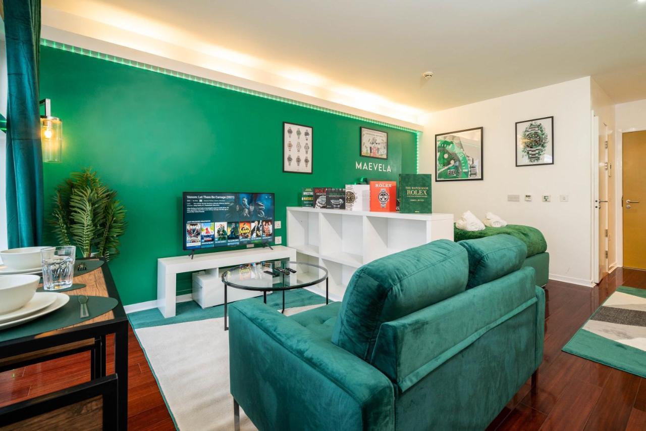 Maevela Apartments - Top Floor Rolex Themed Studio Apt Inside The Cube, Mailbox - Free Netflix & Wifi Birmingham Dış mekan fotoğraf