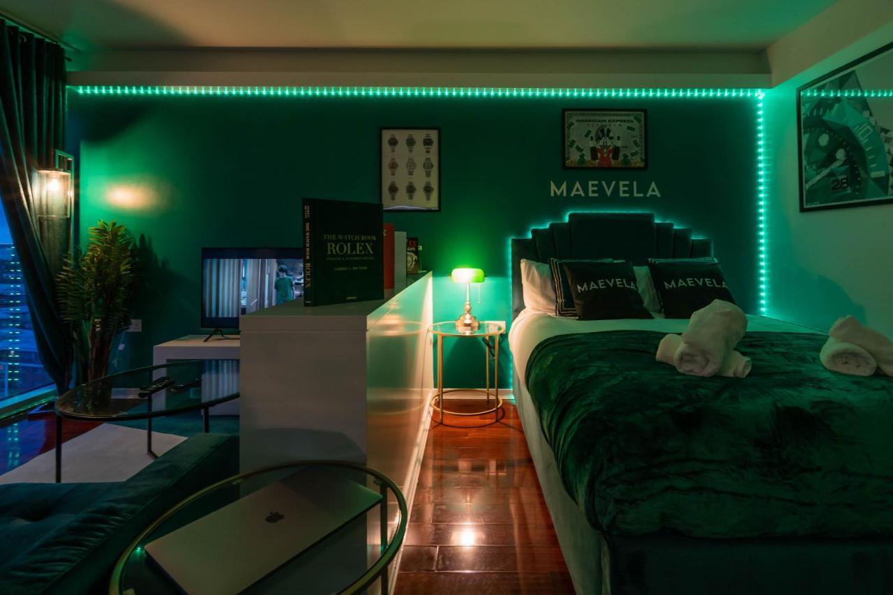 Maevela Apartments - Top Floor Rolex Themed Studio Apt Inside The Cube, Mailbox - Free Netflix & Wifi Birmingham Dış mekan fotoğraf