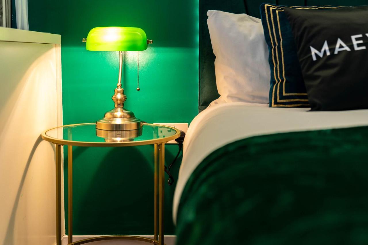 Maevela Apartments - Top Floor Rolex Themed Studio Apt Inside The Cube, Mailbox - Free Netflix & Wifi Birmingham Dış mekan fotoğraf