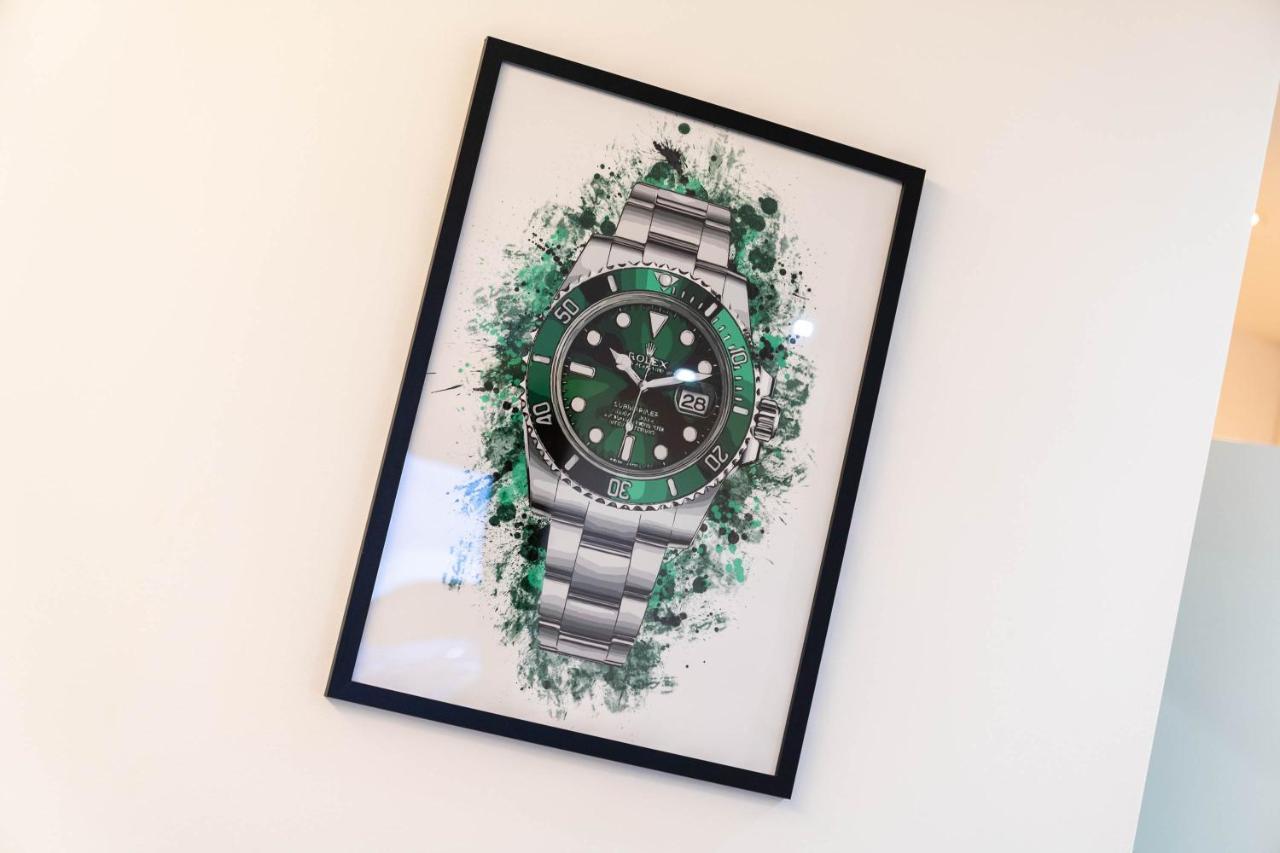 Maevela Apartments - Top Floor Rolex Themed Studio Apt Inside The Cube, Mailbox - Free Netflix & Wifi Birmingham Dış mekan fotoğraf