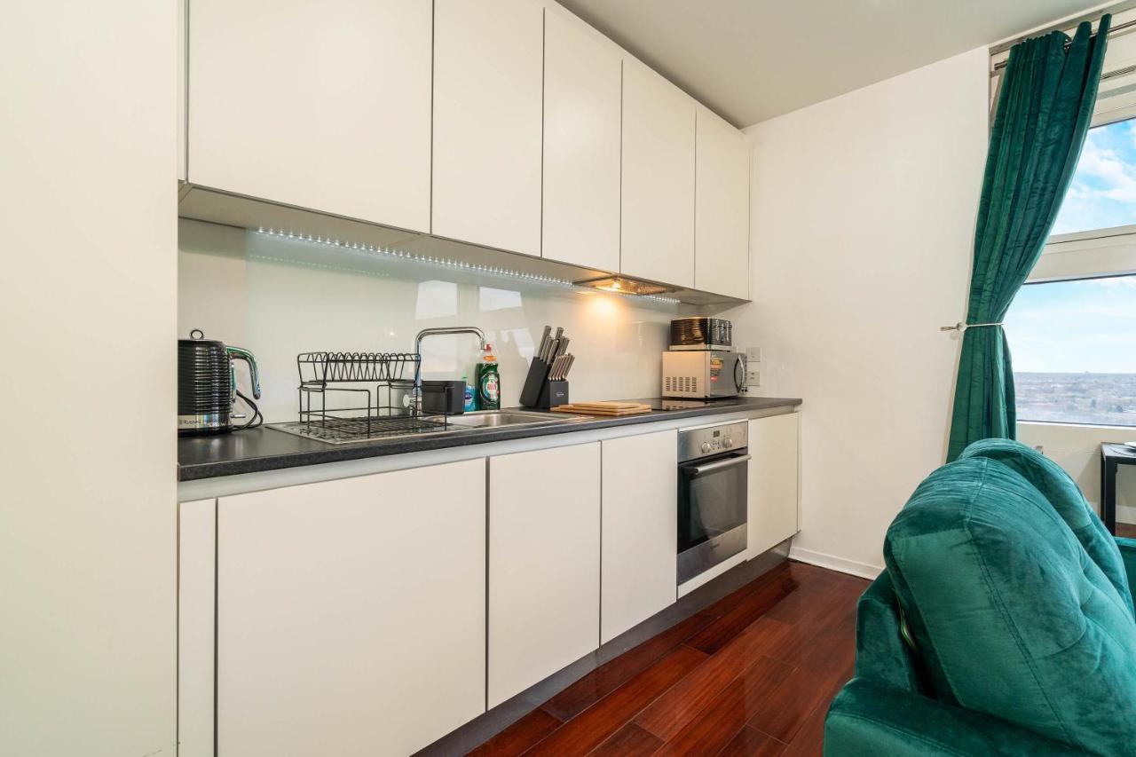 Maevela Apartments - Top Floor Rolex Themed Studio Apt Inside The Cube, Mailbox - Free Netflix & Wifi Birmingham Dış mekan fotoğraf